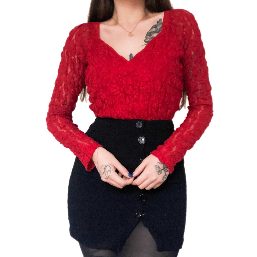 Blusa roja encaje