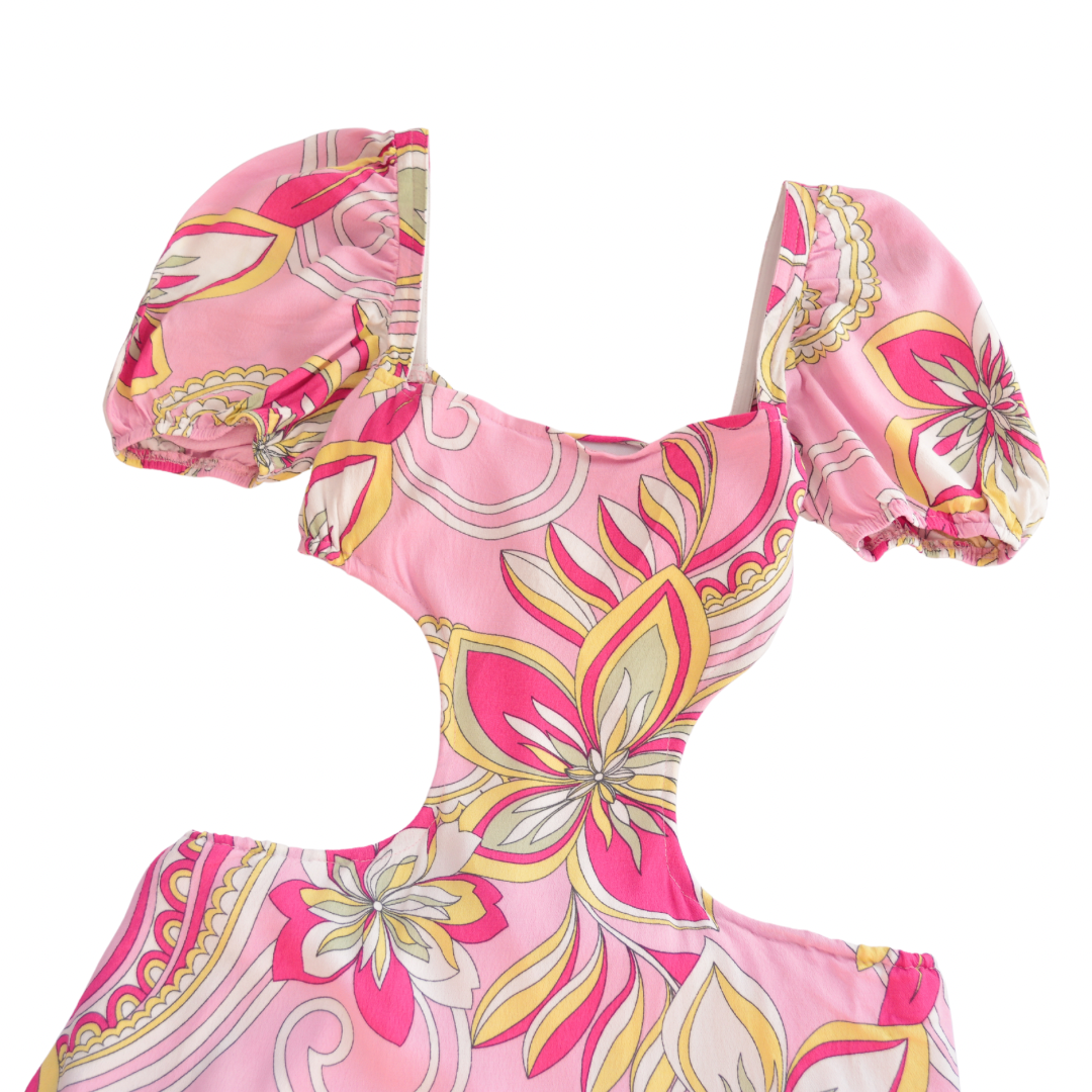 Vestido rosa con aberturas