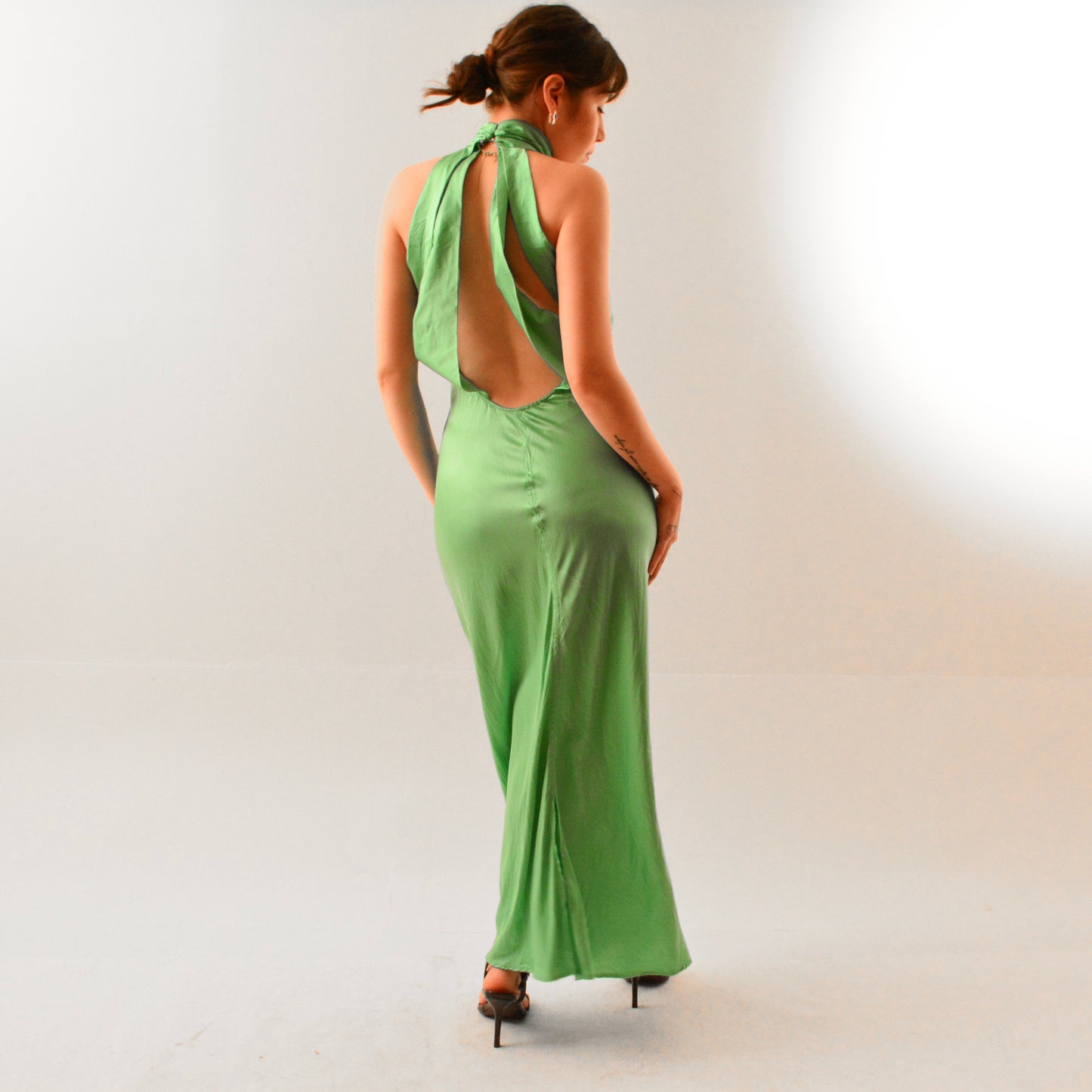 Vestido verde largo de seda