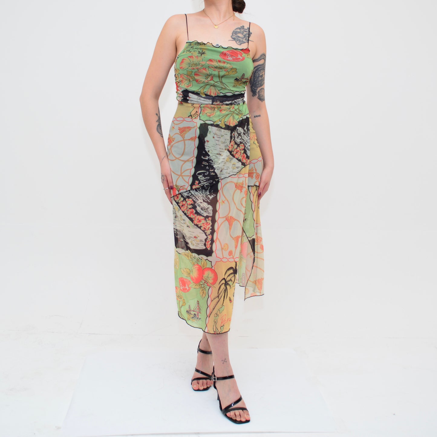Vestido mesh con postales y mapas
