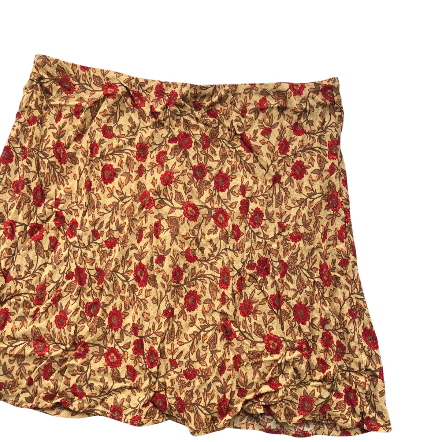 Falda con flores rojas