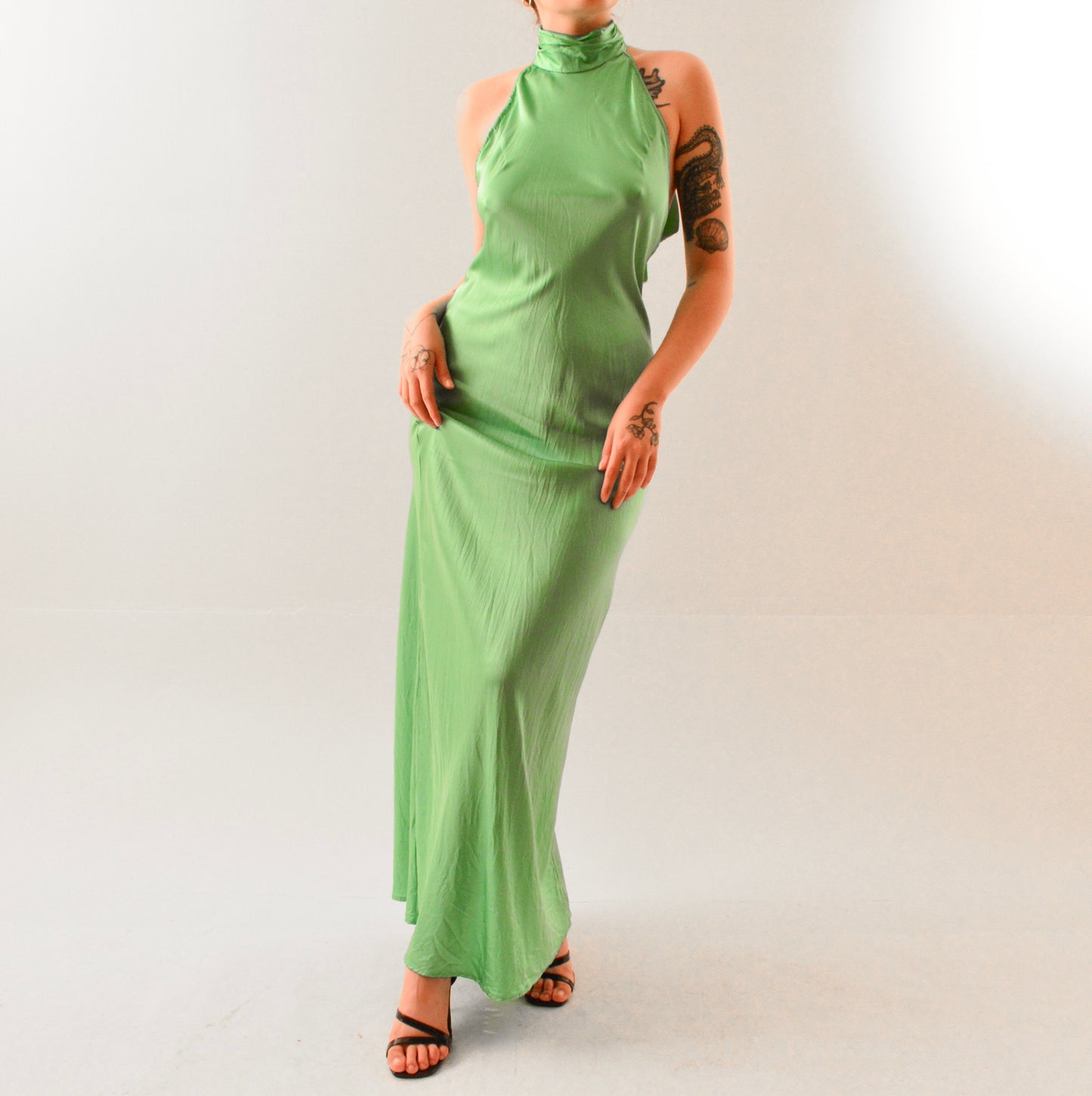 Vestido verde largo de seda