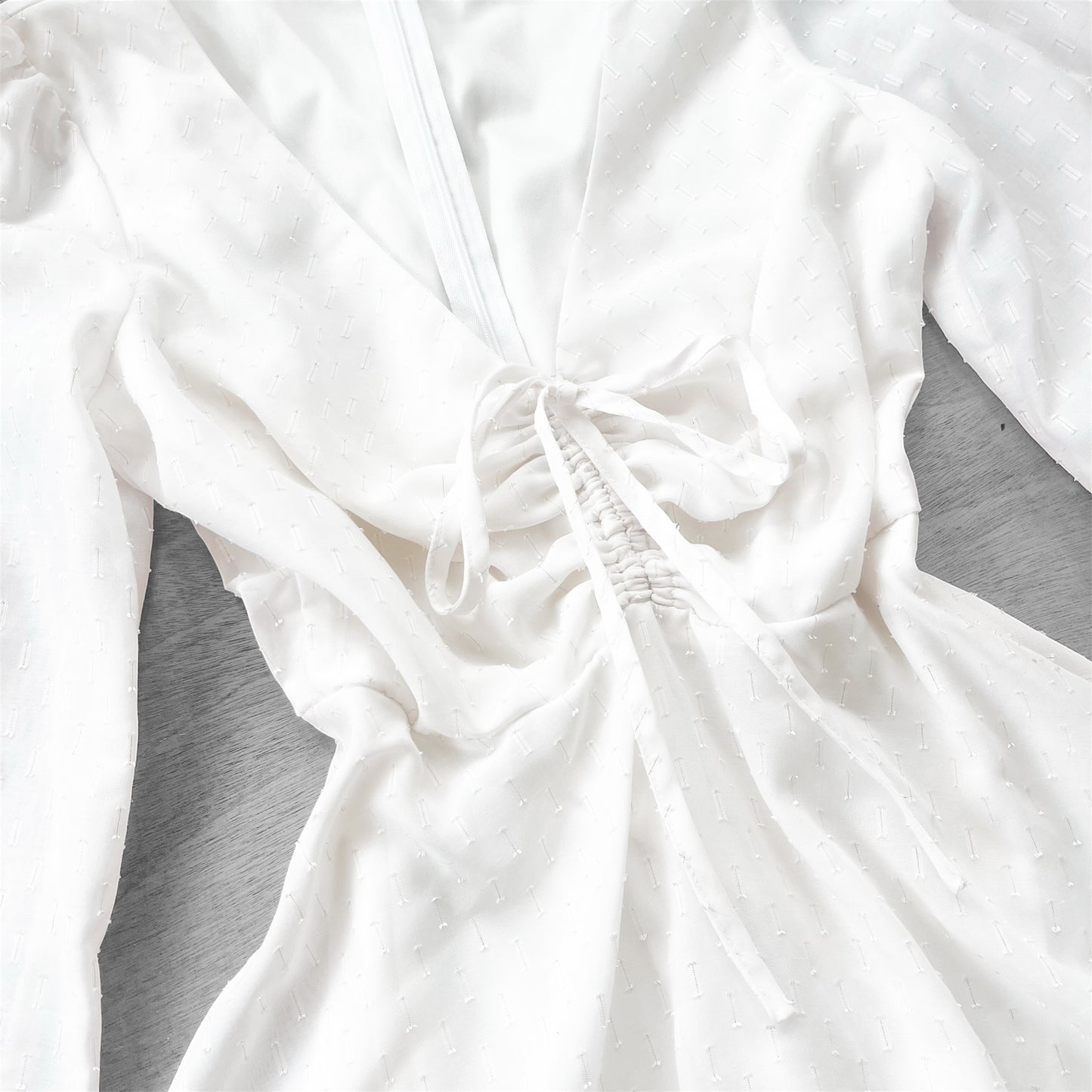 Vestido blanco gasa con escote fruncido