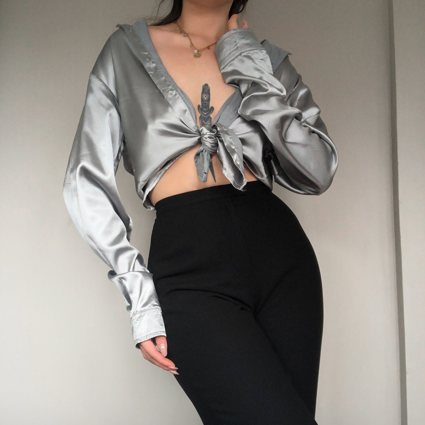 Blusa 90s plateada metálica