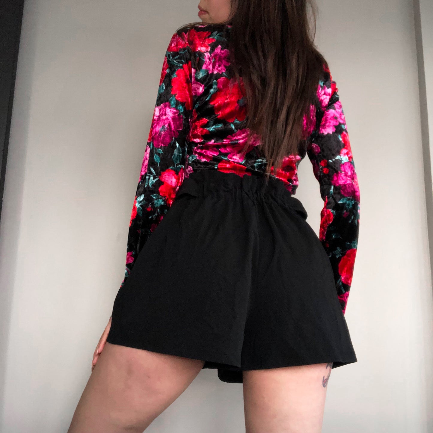 Short negro con pinzas