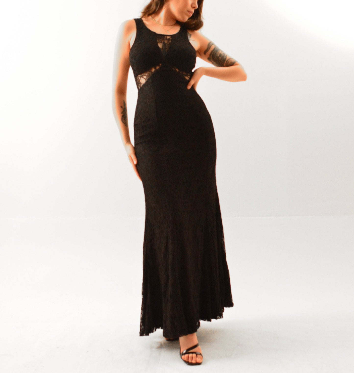 Vestido negro encaje y falda sirena