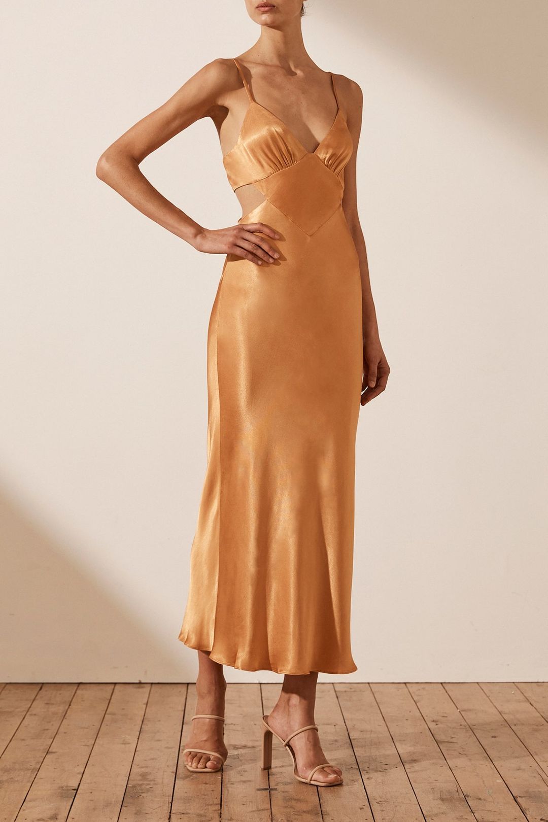 Vestido bronce satinado