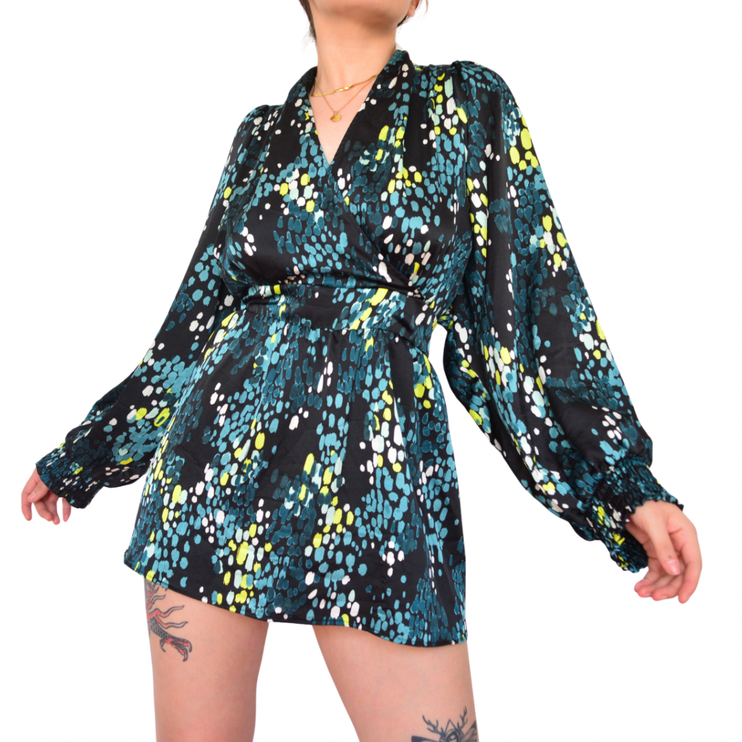 Vestido negro satinado