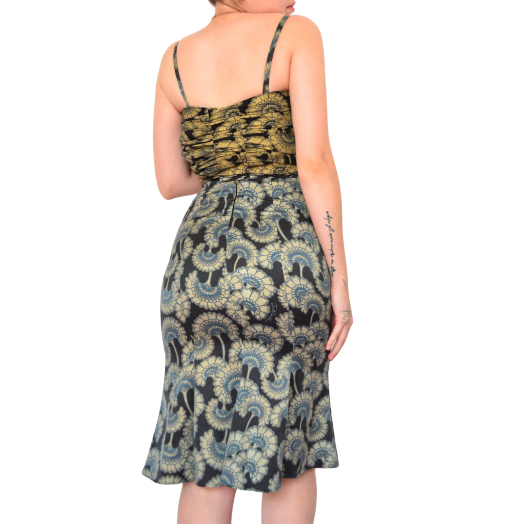 Vestido negro con dorado