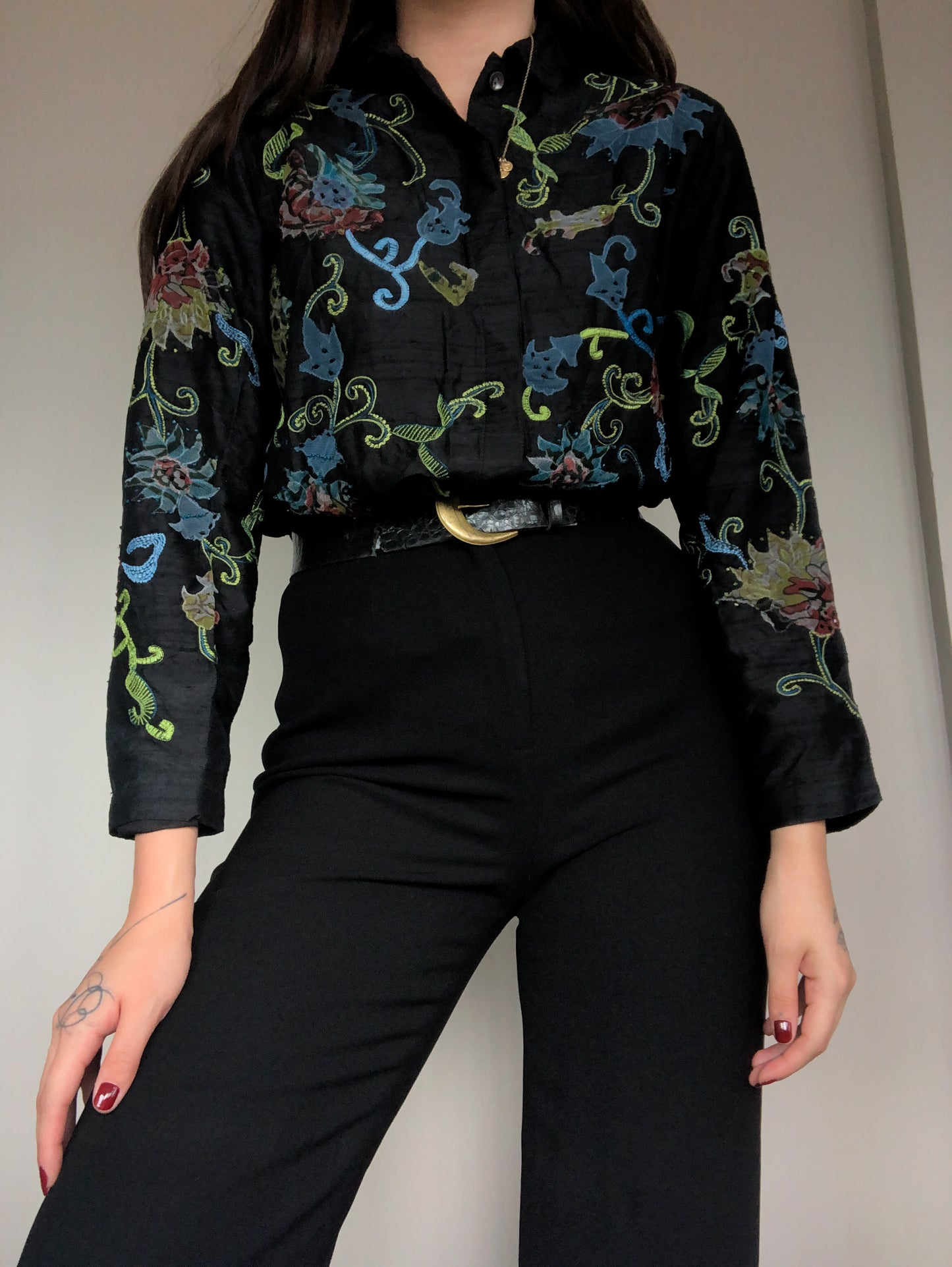 Blusa 90s de seda y canutillo
