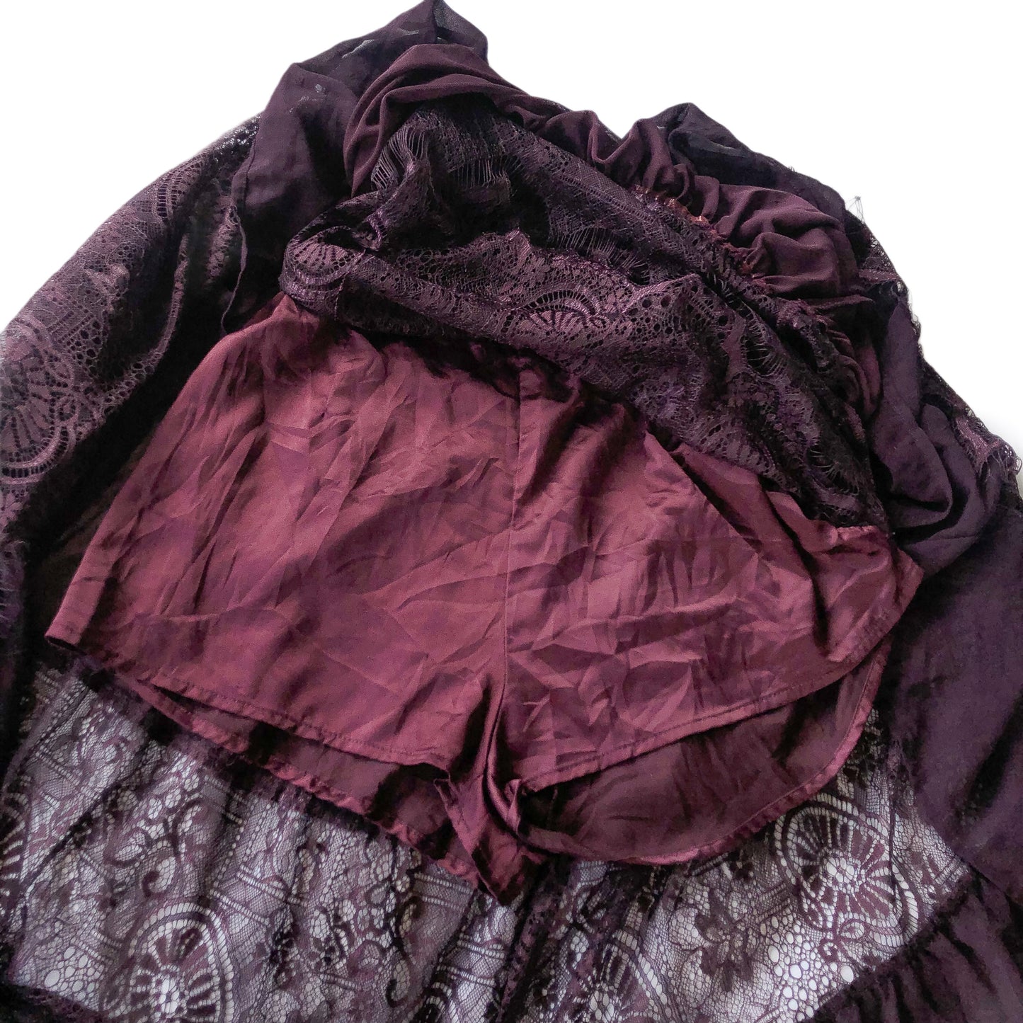 Falda violeta larga encaje