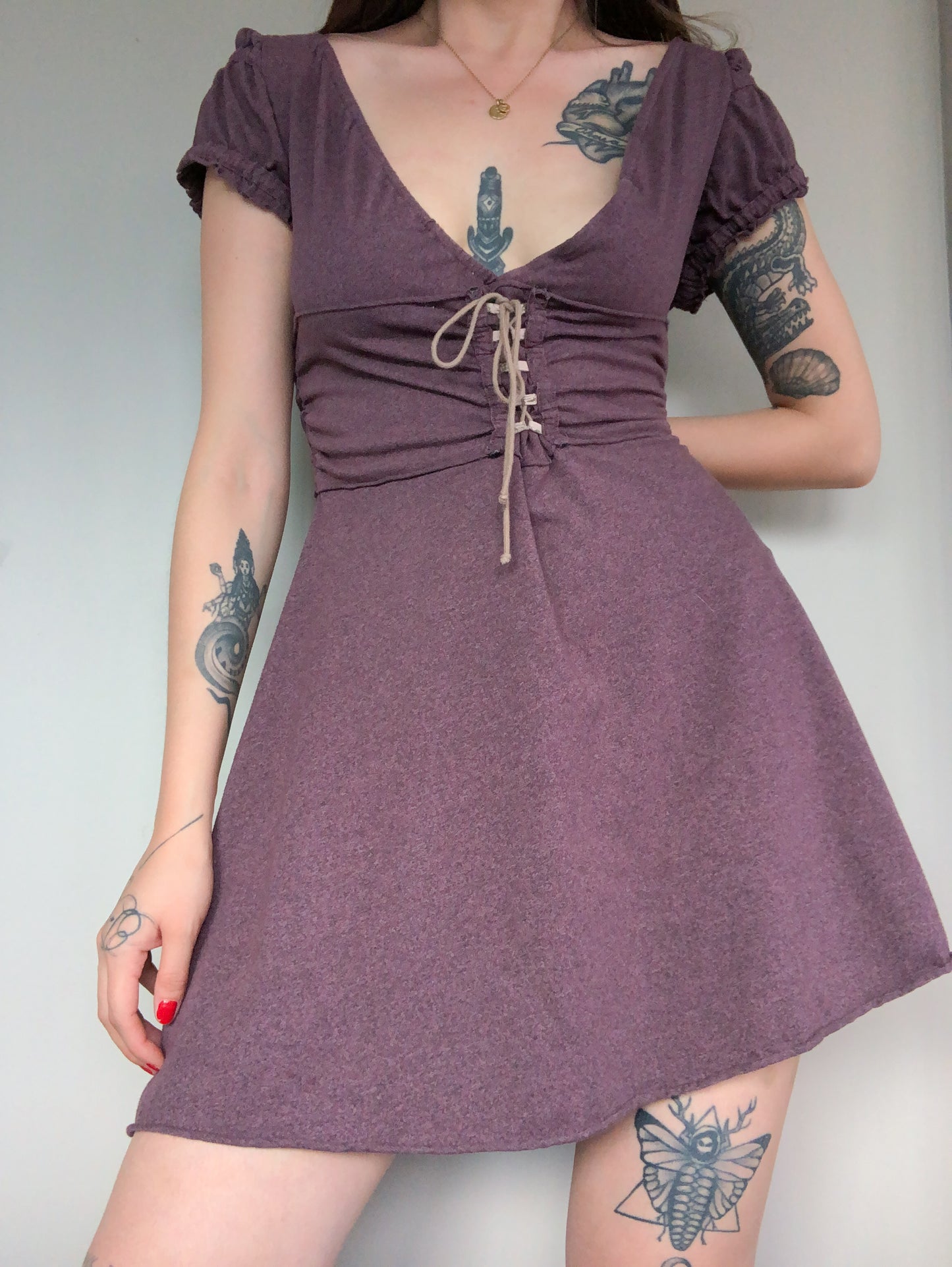 Vestido purpura cierre corset
