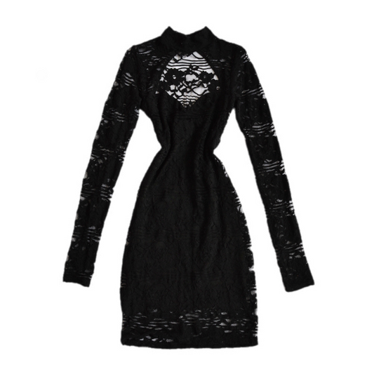 Vestido negro de encaje.