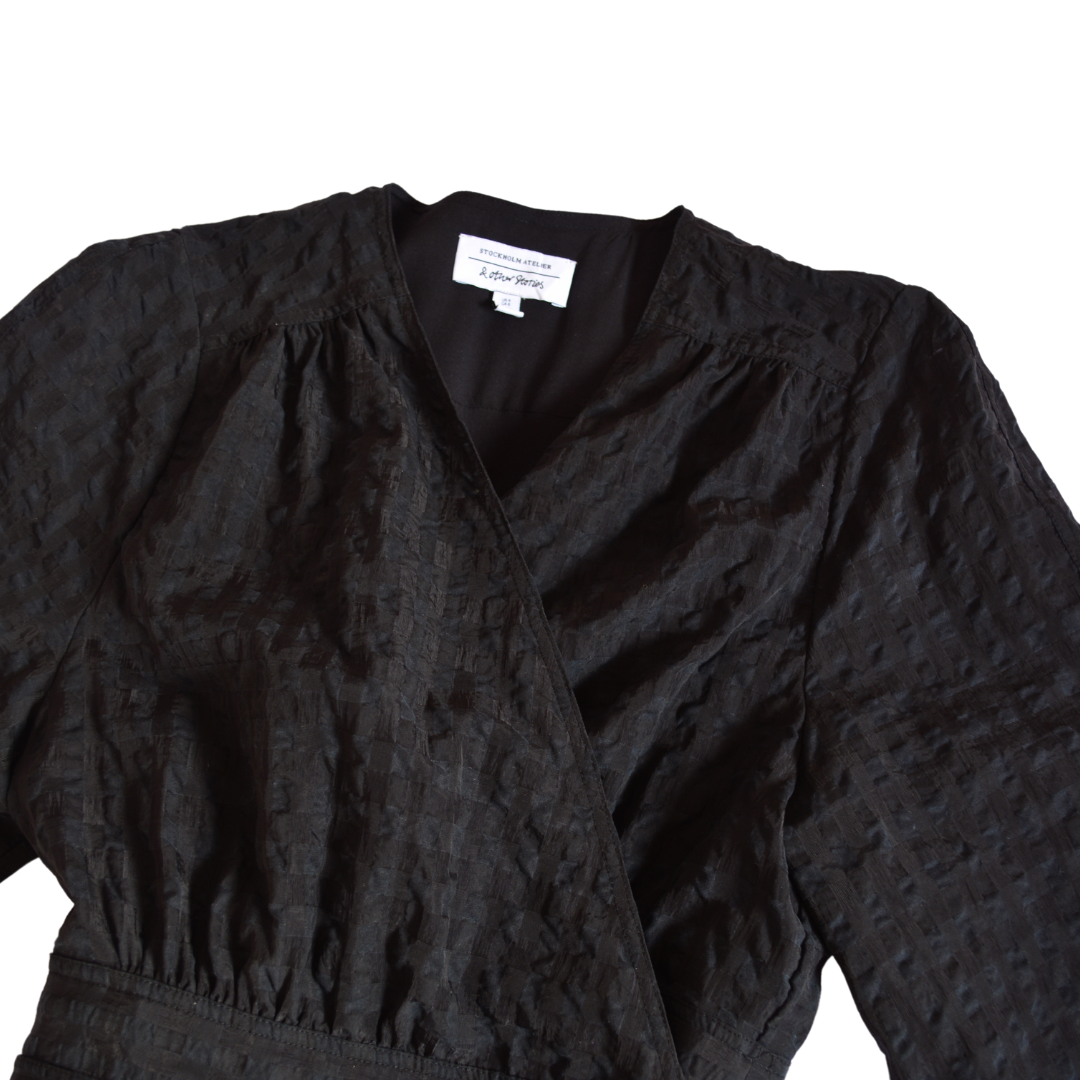 Vestido negro midi wrapped