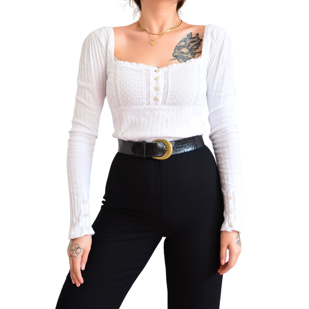 Blusa blanca con botones