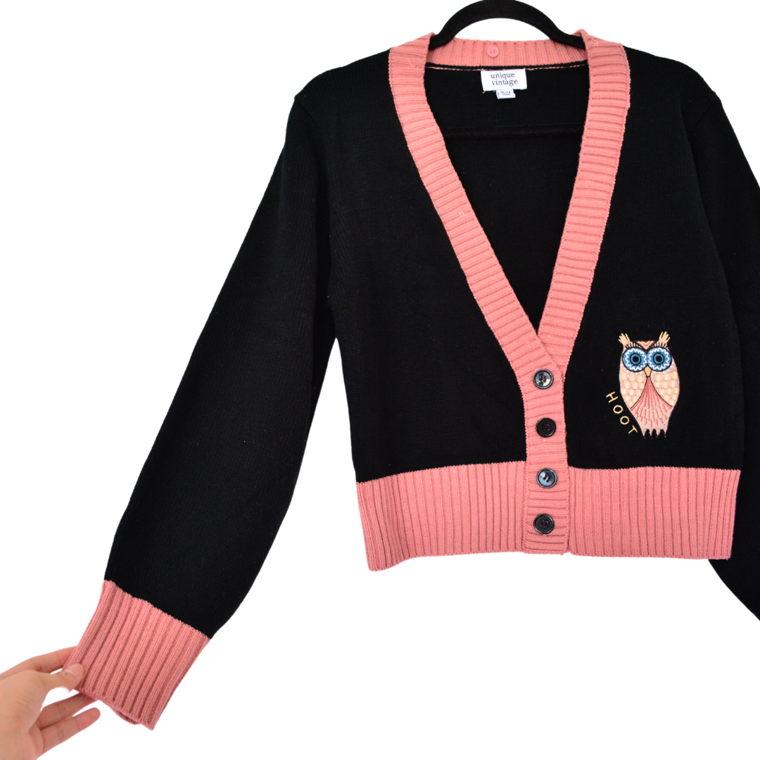 Cardigan con búho bordado