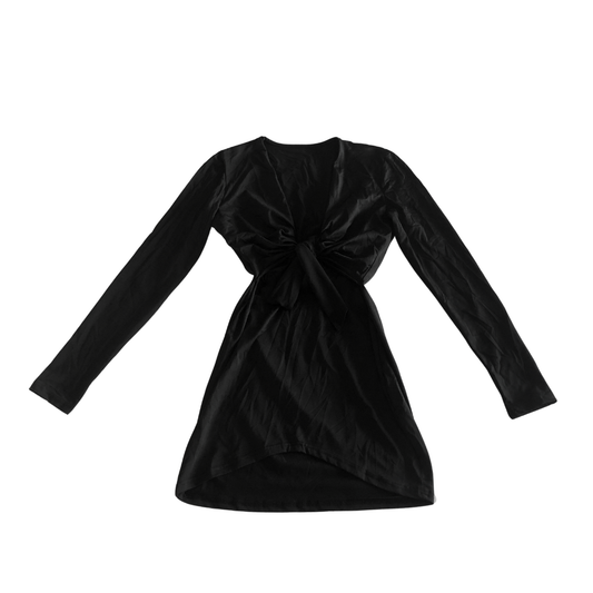 Vestido negro con cierre nudo