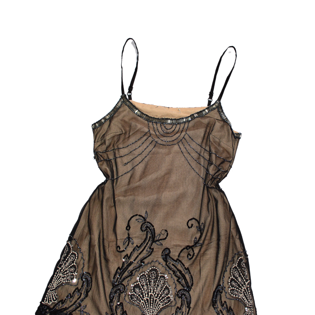 Vestido mesh con canutillo y forro nude
