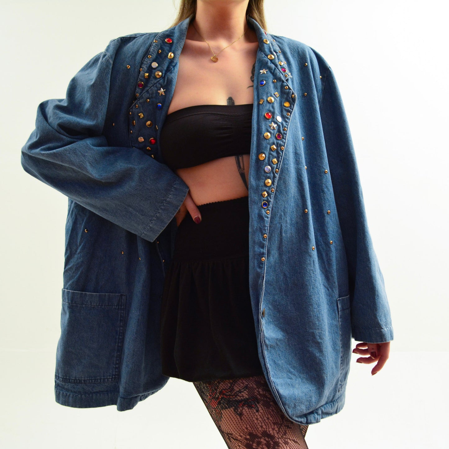 Gabardina vintage denim con pedrería