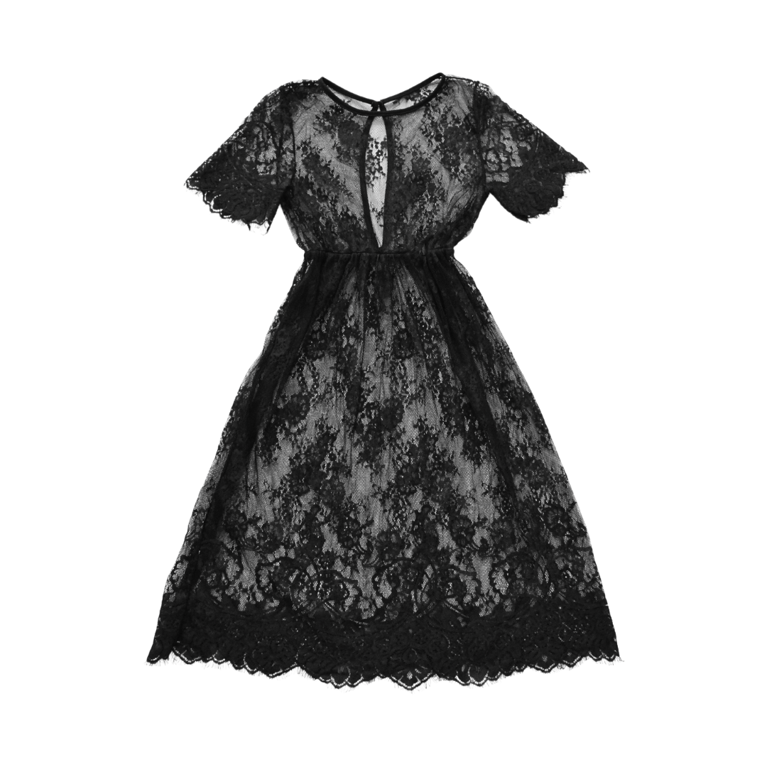 Vestido negro de encaje