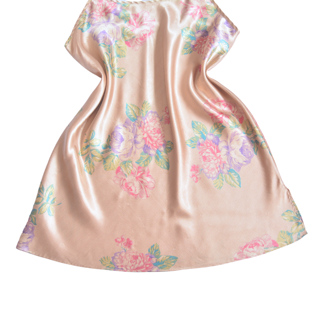 Vestido satinado de flores