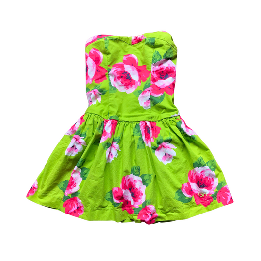 Vestido verde con rosas