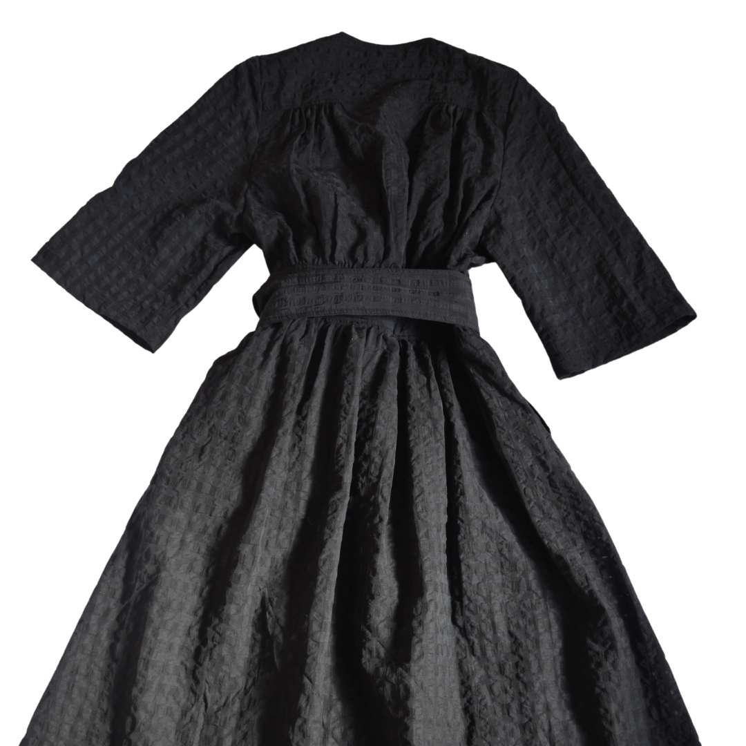 Vestido negro midi wrapped