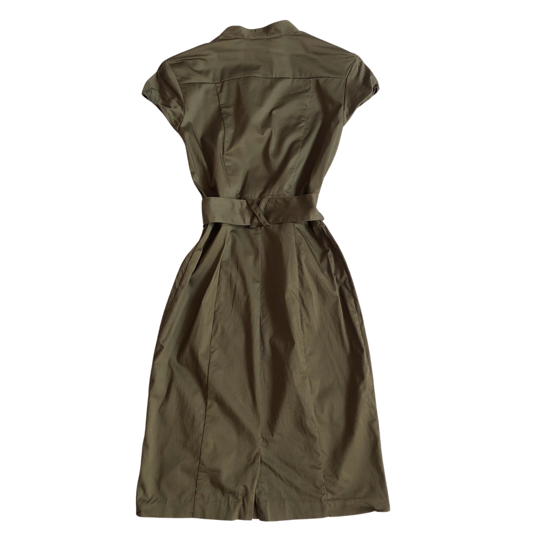 Vestido verde oliva con botones