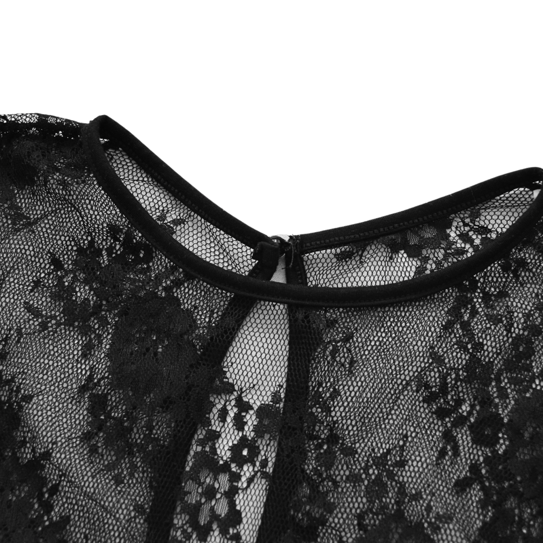Vestido negro de encaje