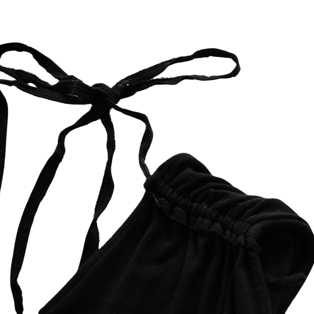 Vestido negro con tiras