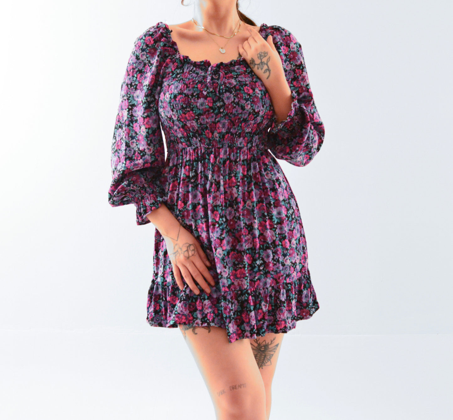 Vestido de flores morado