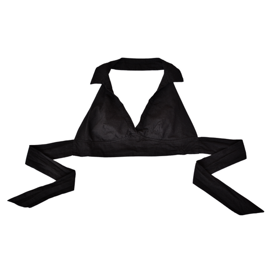 Top negro con cuello y escote