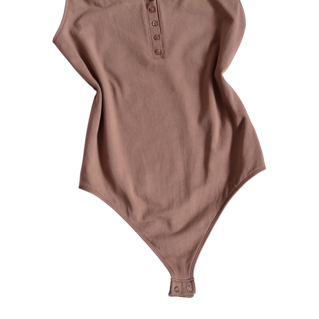 Bodysuit café de botones
