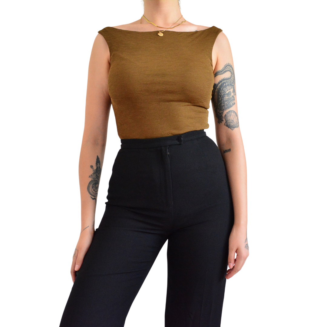 Blusa verde olivo cuello cuadrado