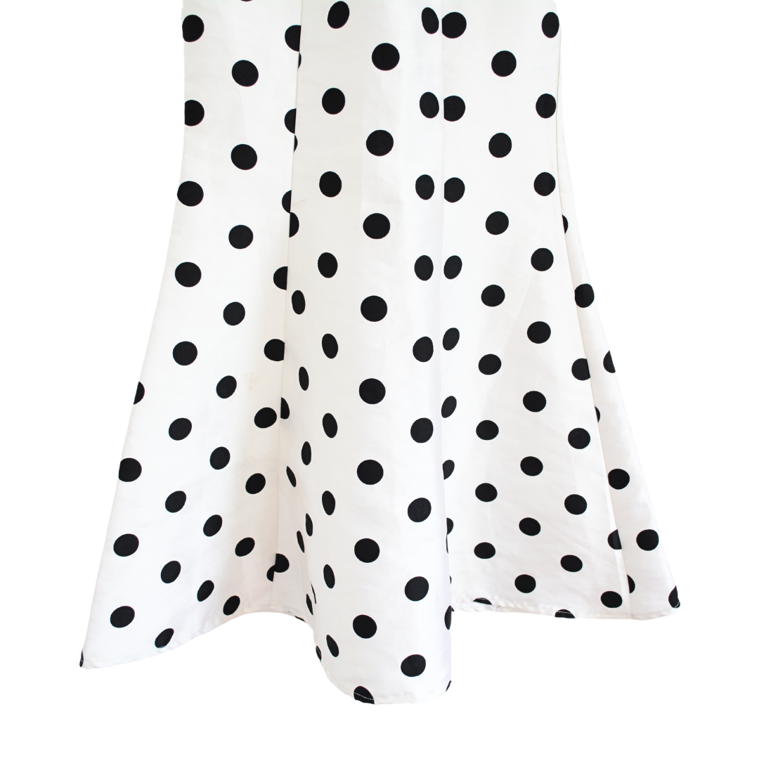 Falda blanca polka dots