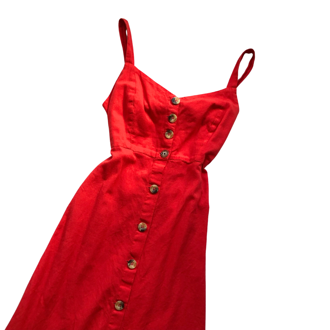 Vestido rojo de lino y botones