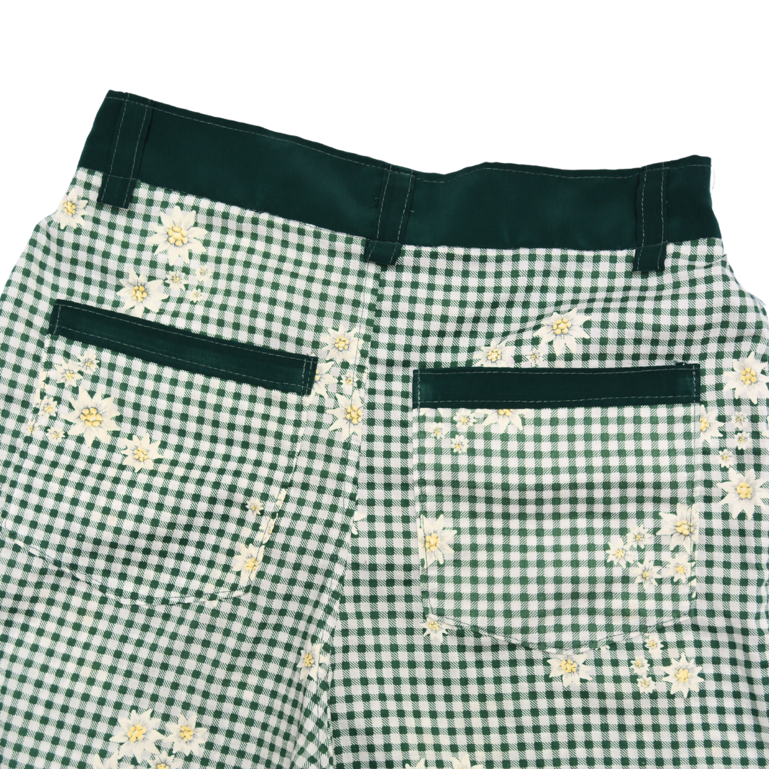 Short cuadriculado con flores