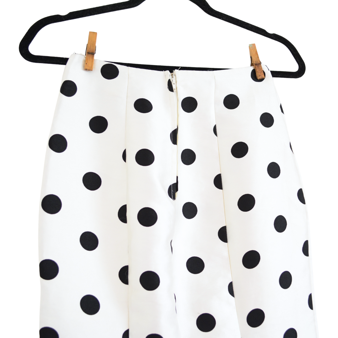 Falda blanca polka dots