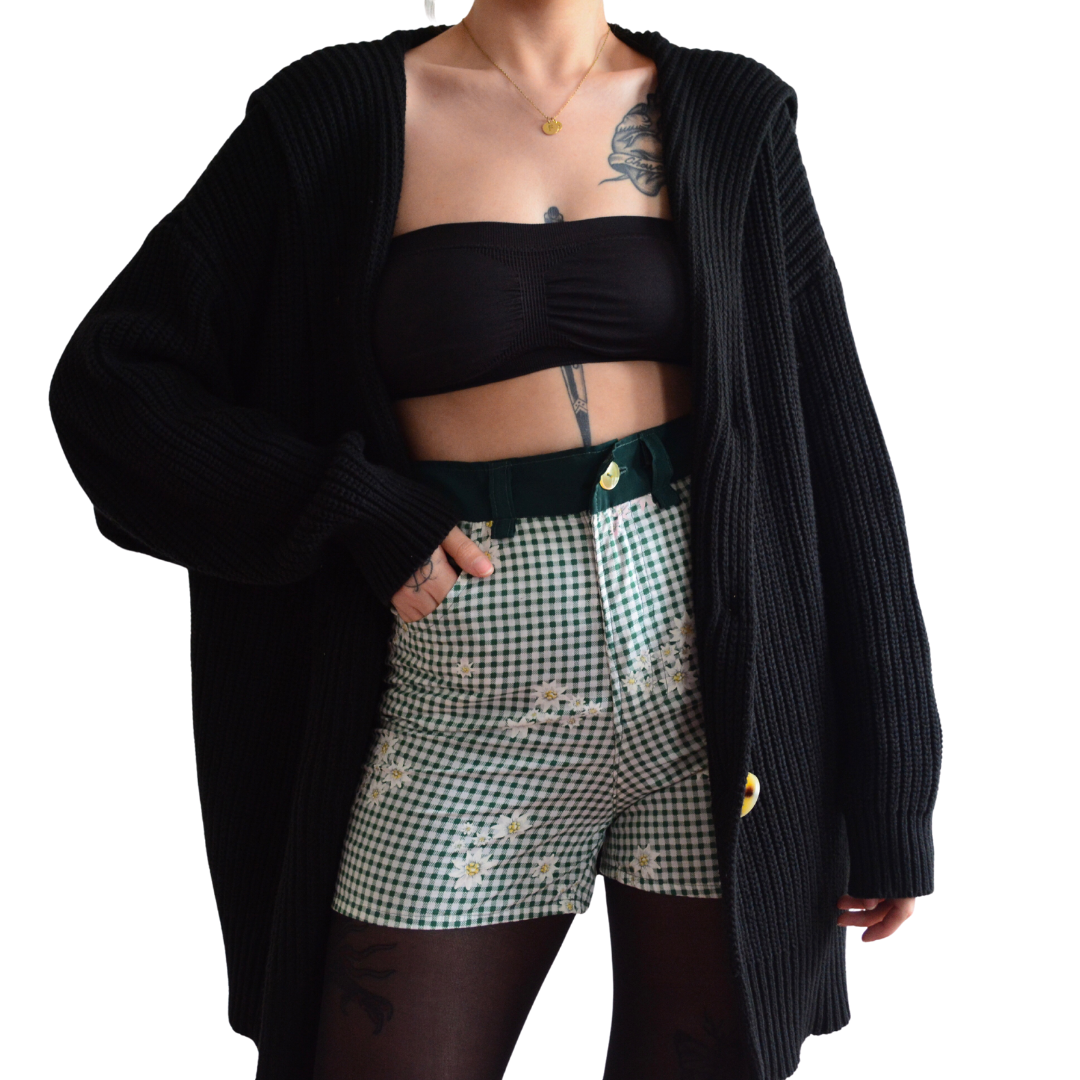 Short cuadriculado con flores