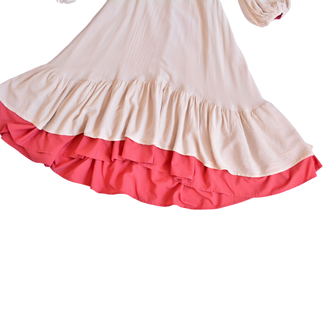 Vestido rosa claro y escote crochet
