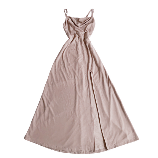 Vestido largo con abertura