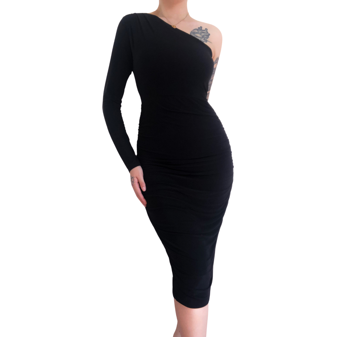Vestido negro one shoulder