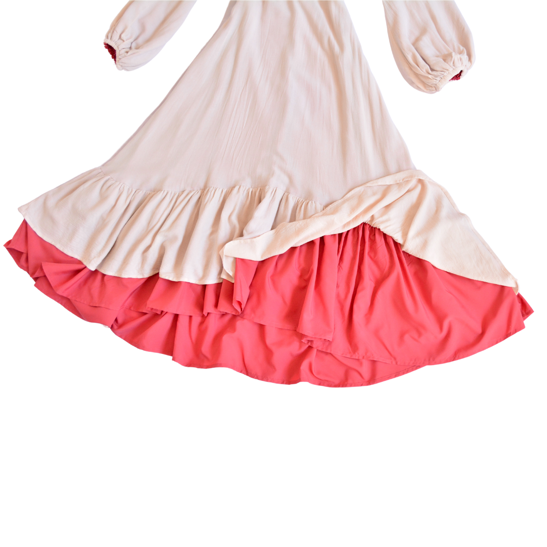 Vestido rosa claro y escote crochet
