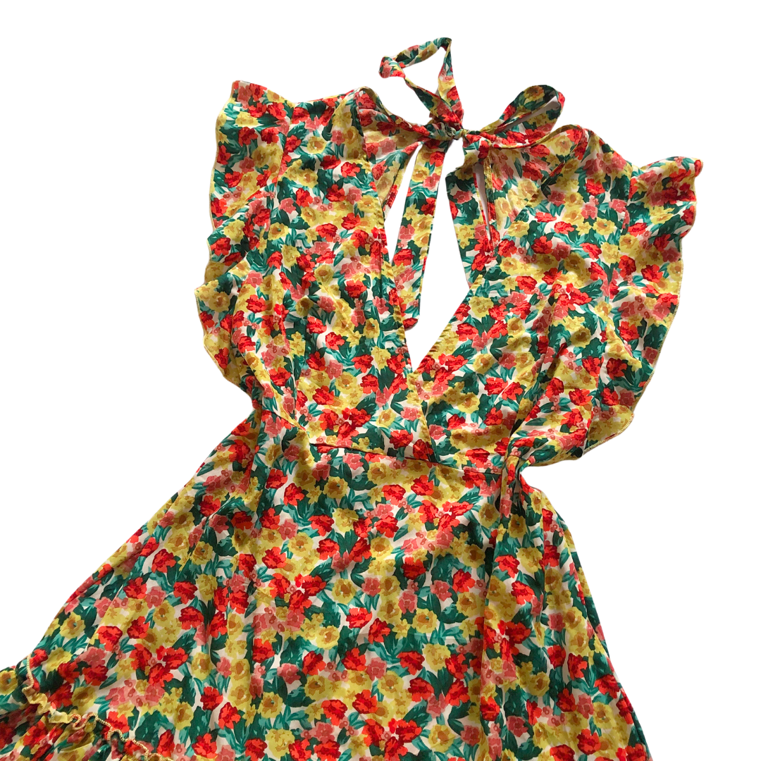 Vestido floral rojo con holanes