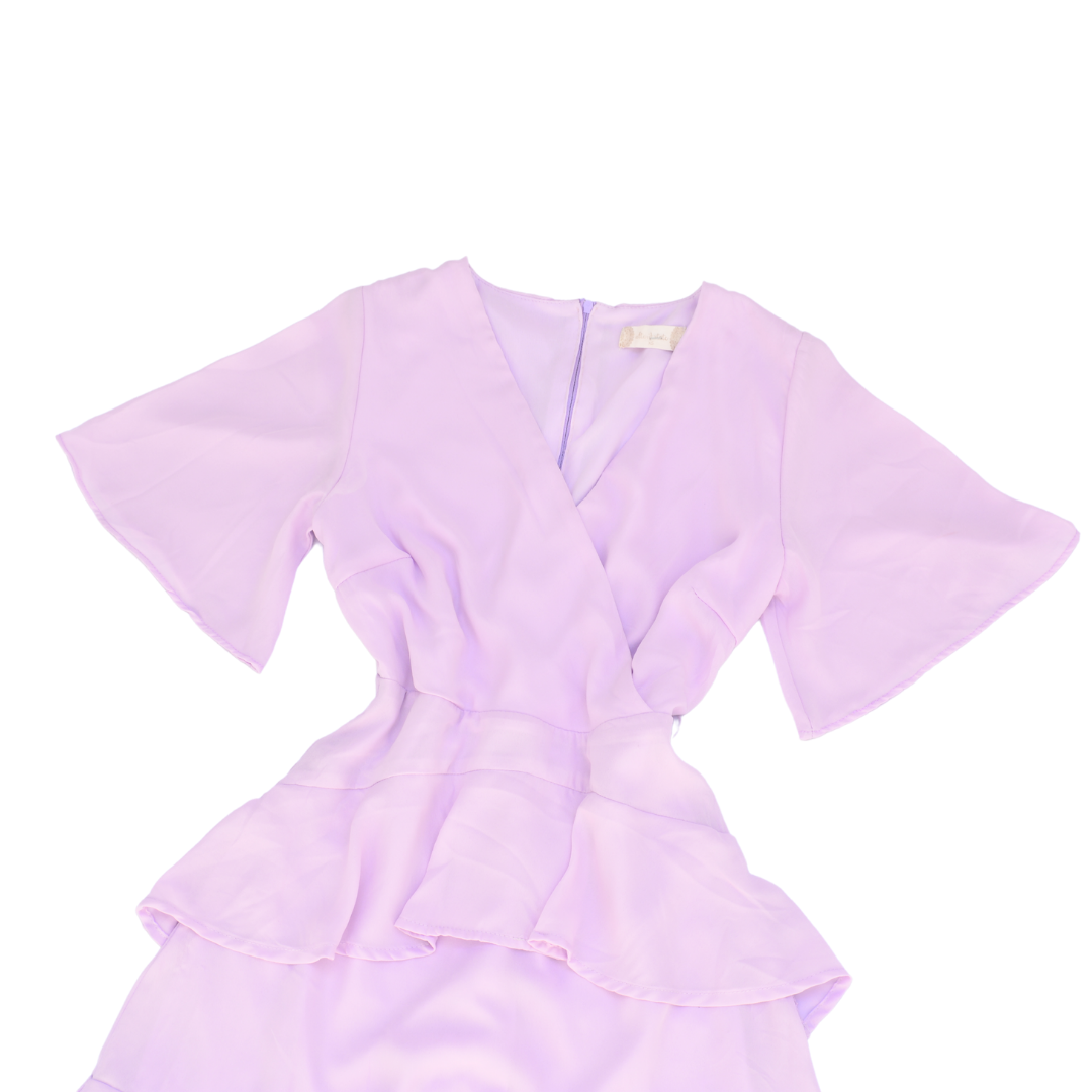 Vestido lila con olanes