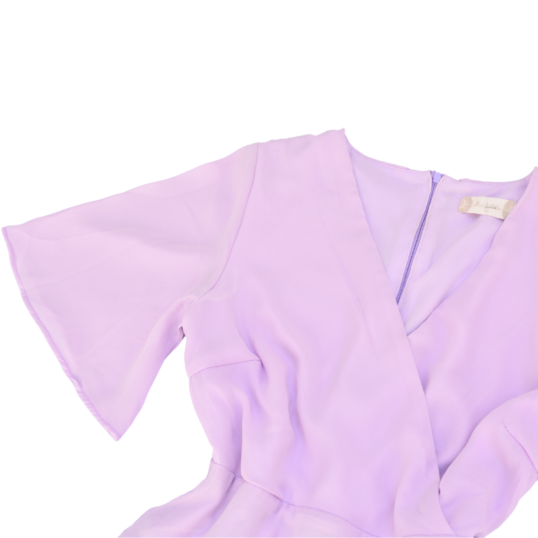Vestido lila con olanes