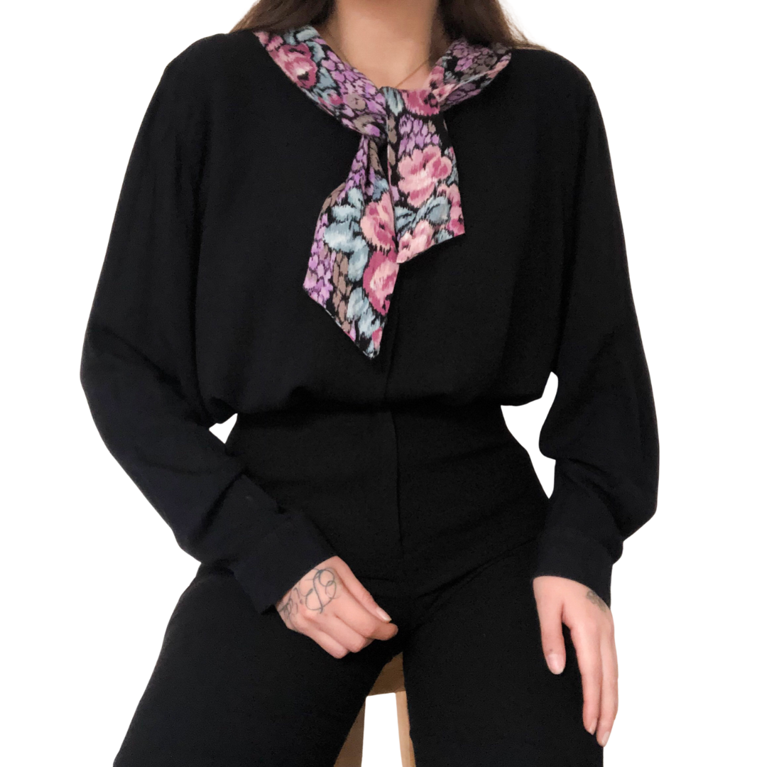 Blusa con cuello de nudo
