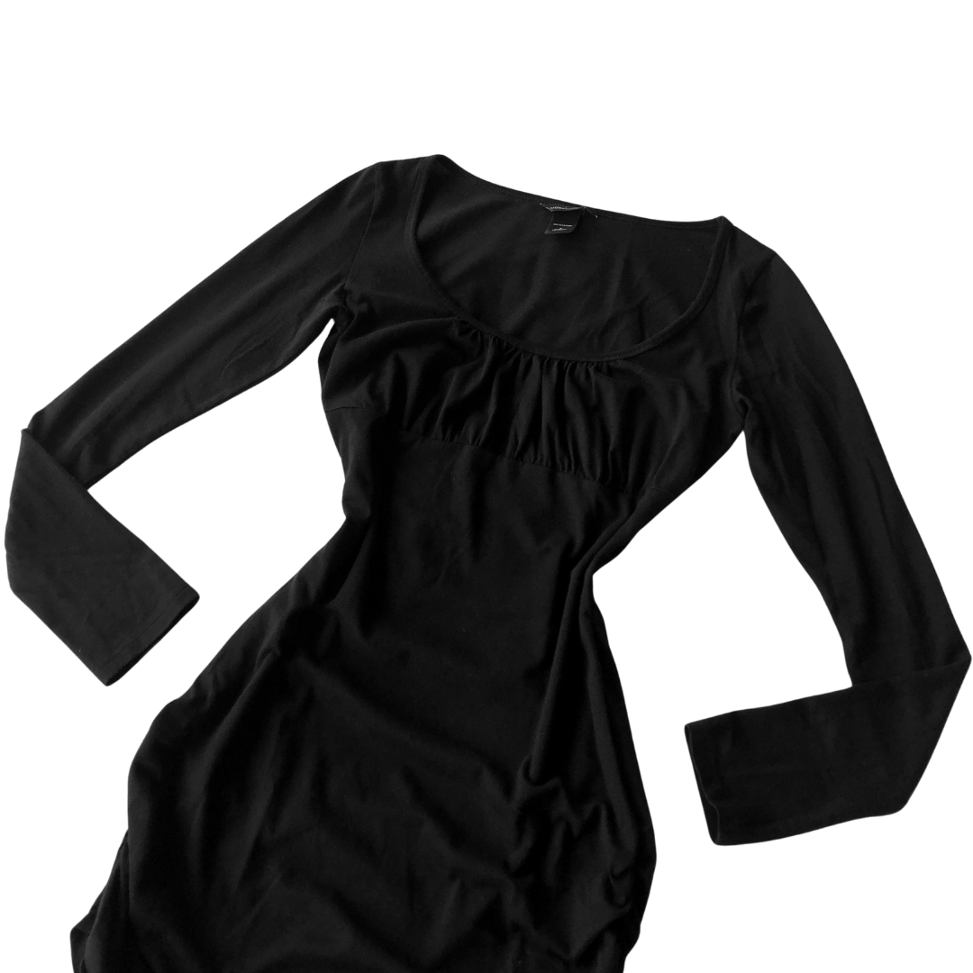 Vestido negro manga larga
