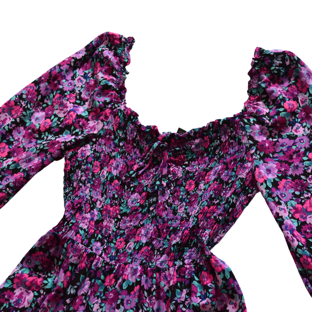 Vestido de flores morado