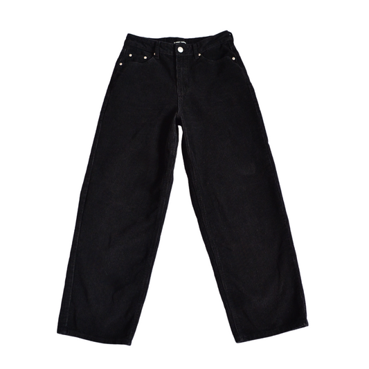 Pantalón negro recto tiro alto